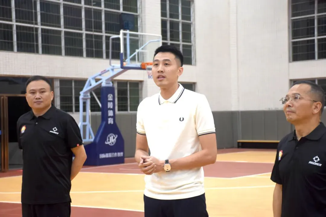 如何通过参加杯赛提升篮球训练效果_2